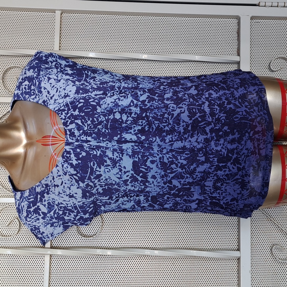 LUZ CLAIBORNE Blue Ombre Blouse. Size S (N9)